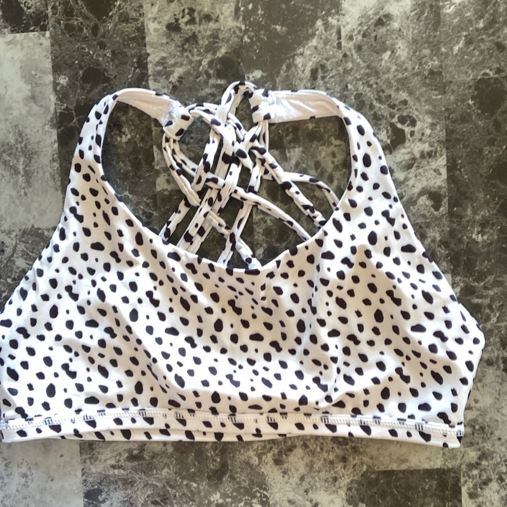 QUEENIEKE sports bra medium